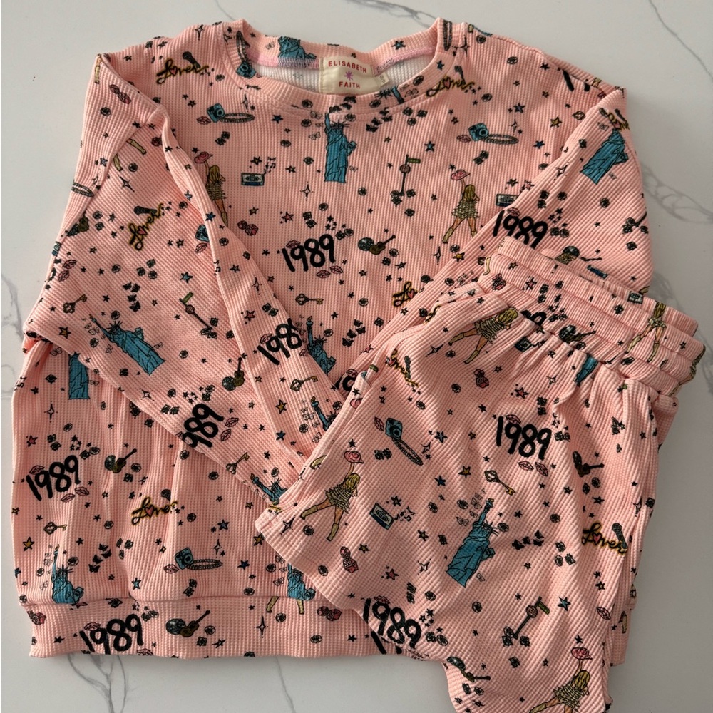 Elizabeth and Faith Taylor Swift pajamas